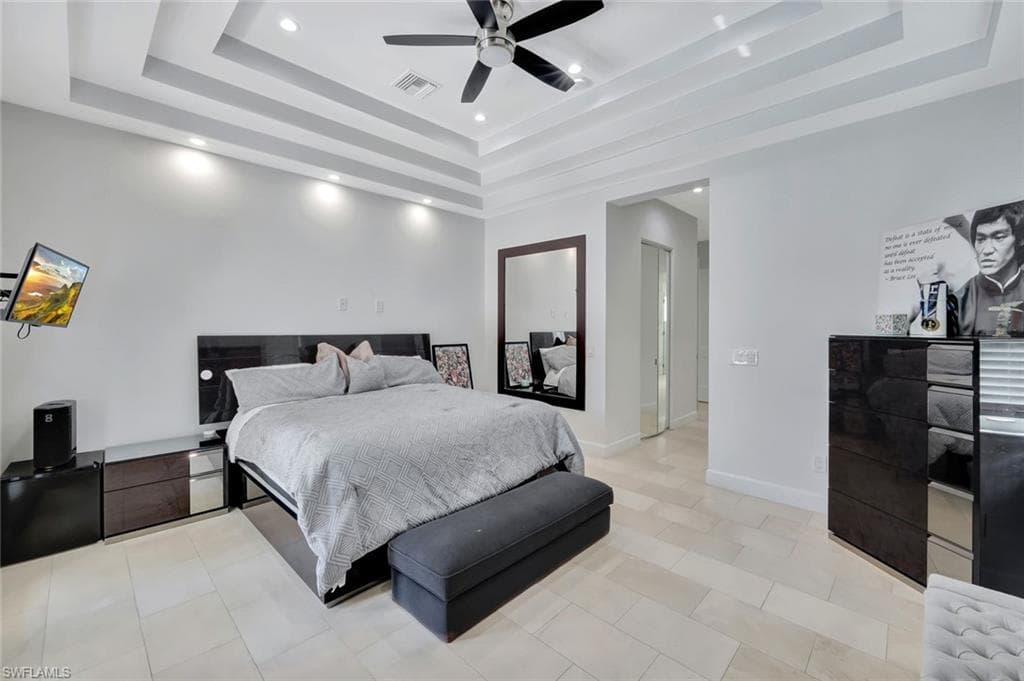 140 37th Ave NW, Naples, FL 34120-15