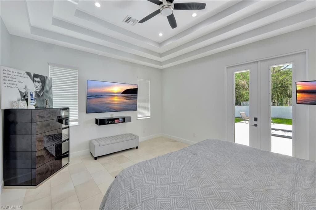 140 37th Ave NW, Naples, FL 34120-16