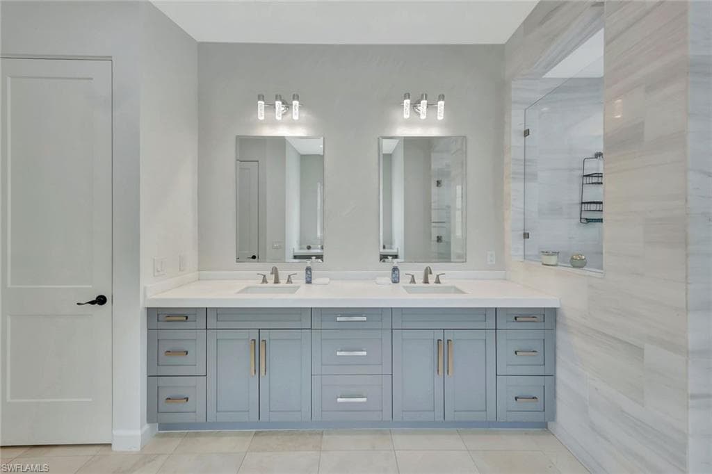140 37th Ave NW, Naples, FL 34120-17