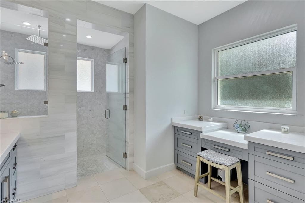 140 37th Ave NW, Naples, FL 34120-18