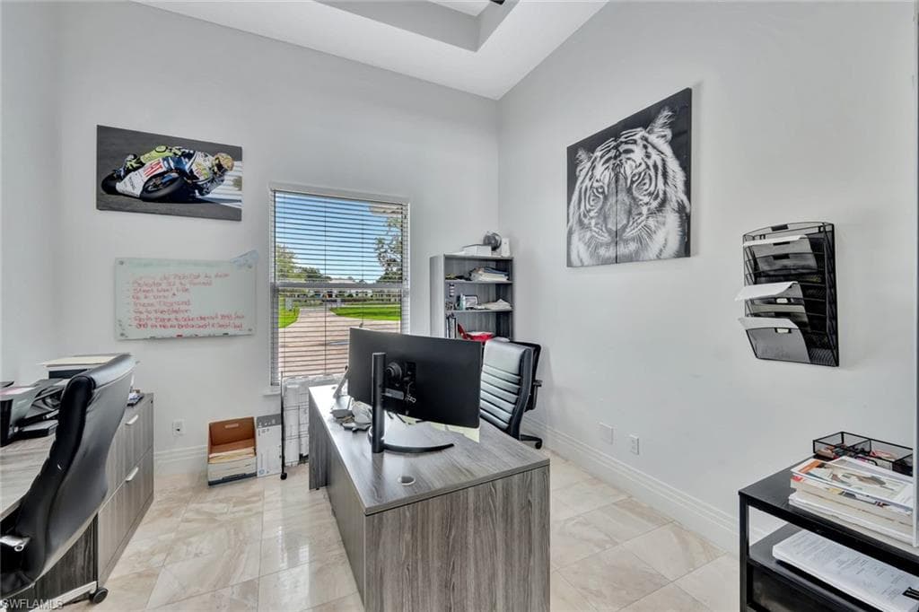 140 37th Ave NW, Naples, FL 34120-23
