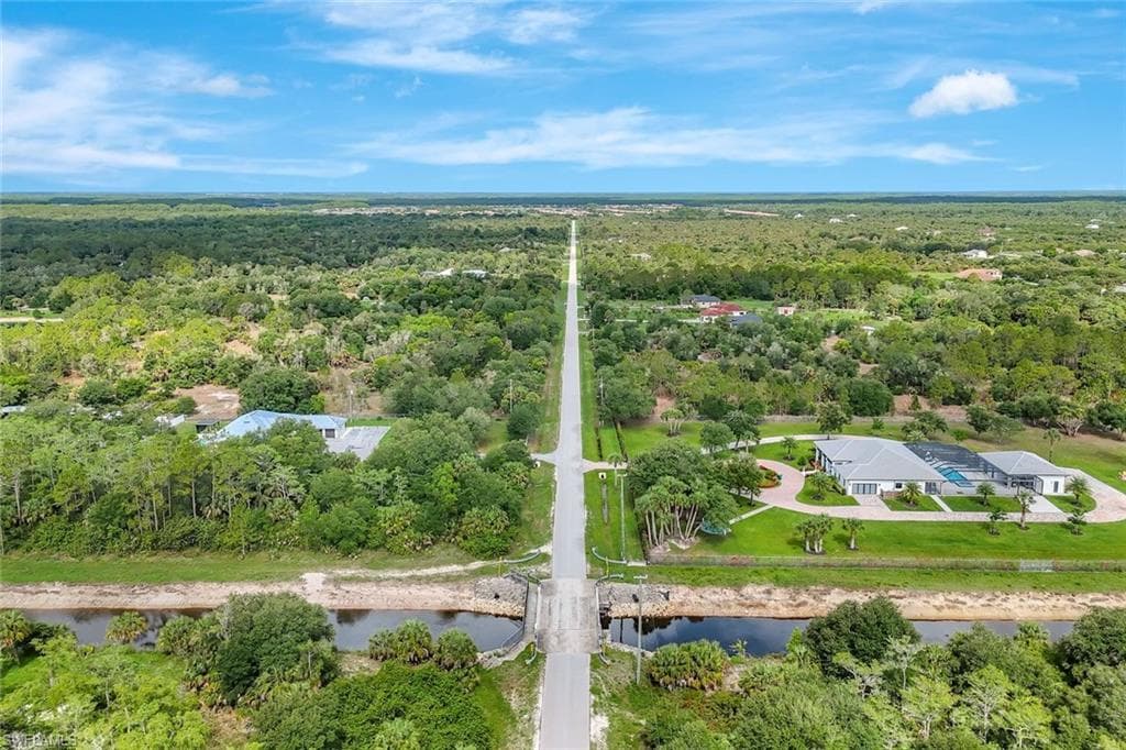 140 37th Ave NW, Naples, FL 34120-38