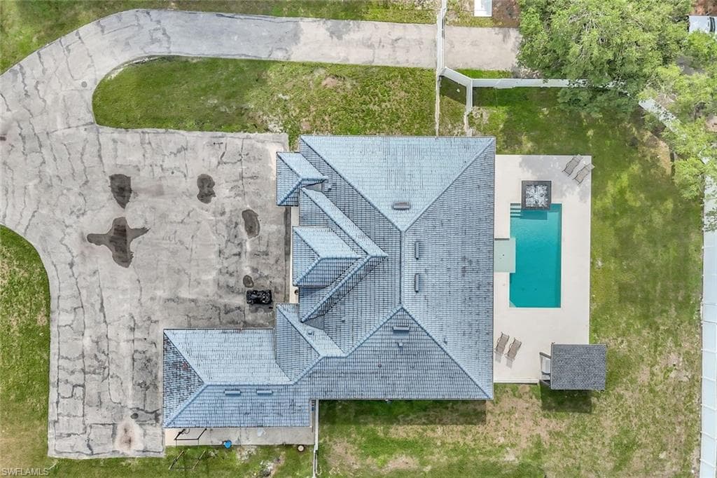 140 37th Ave NW, Naples, FL 34120-41