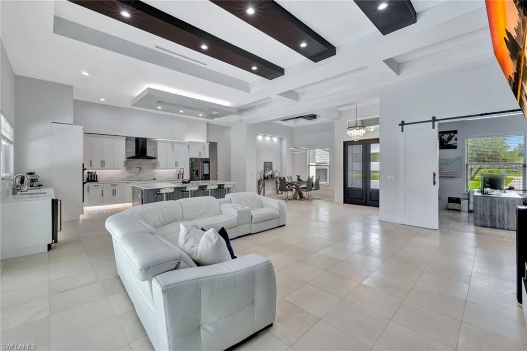 140 37th Ave NW, Naples, FL 34120-8