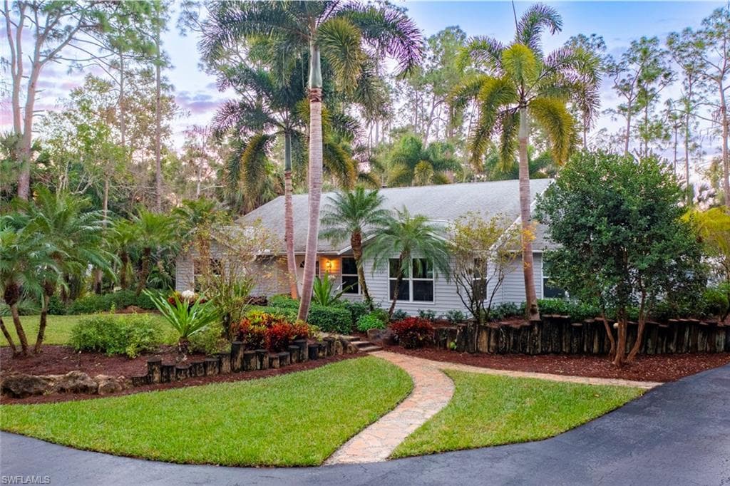 3430 27th Ave SW, Naples, FL 34117-1