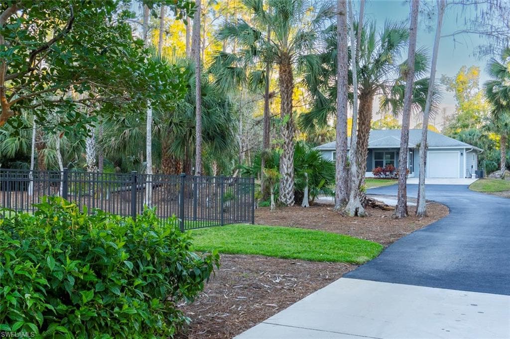 3430 27th Ave SW, Naples, FL 34117-4