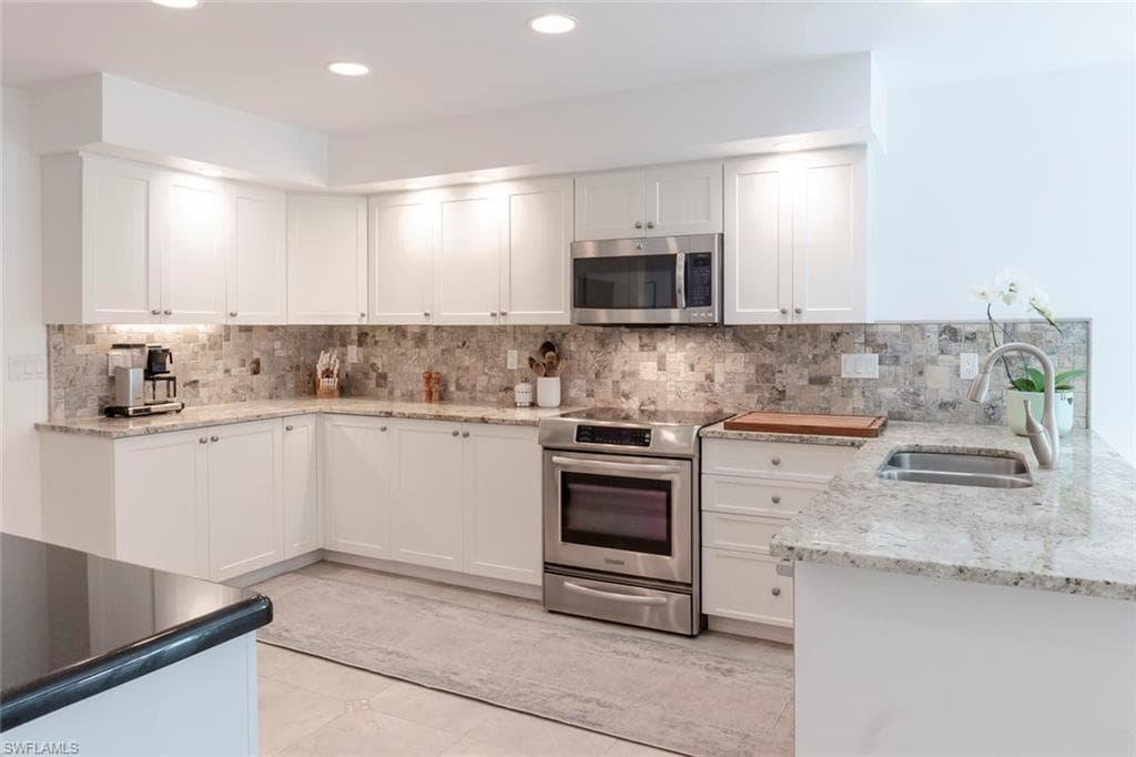3430 27th Ave SW, Naples, FL 34117-8