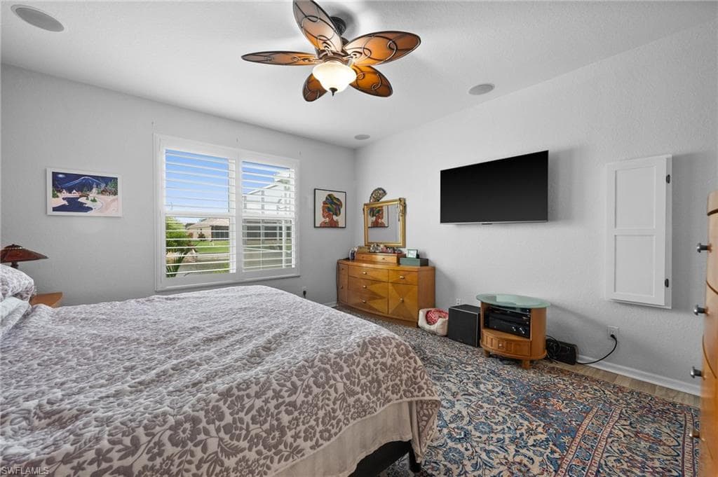 627 7th Ter, Cape Coral, FL 33909-13