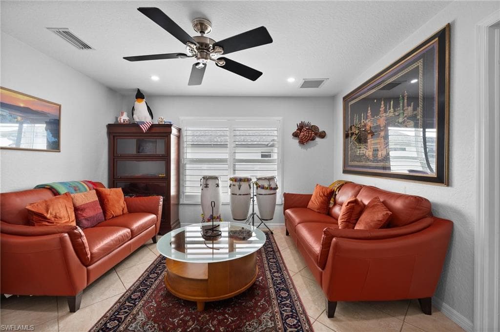 627 7th Ter, Cape Coral, FL 33909-19