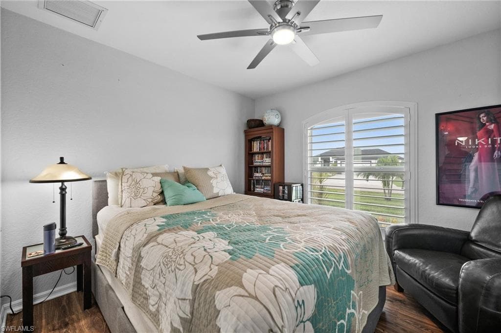 627 7th Ter, Cape Coral, FL 33909-22
