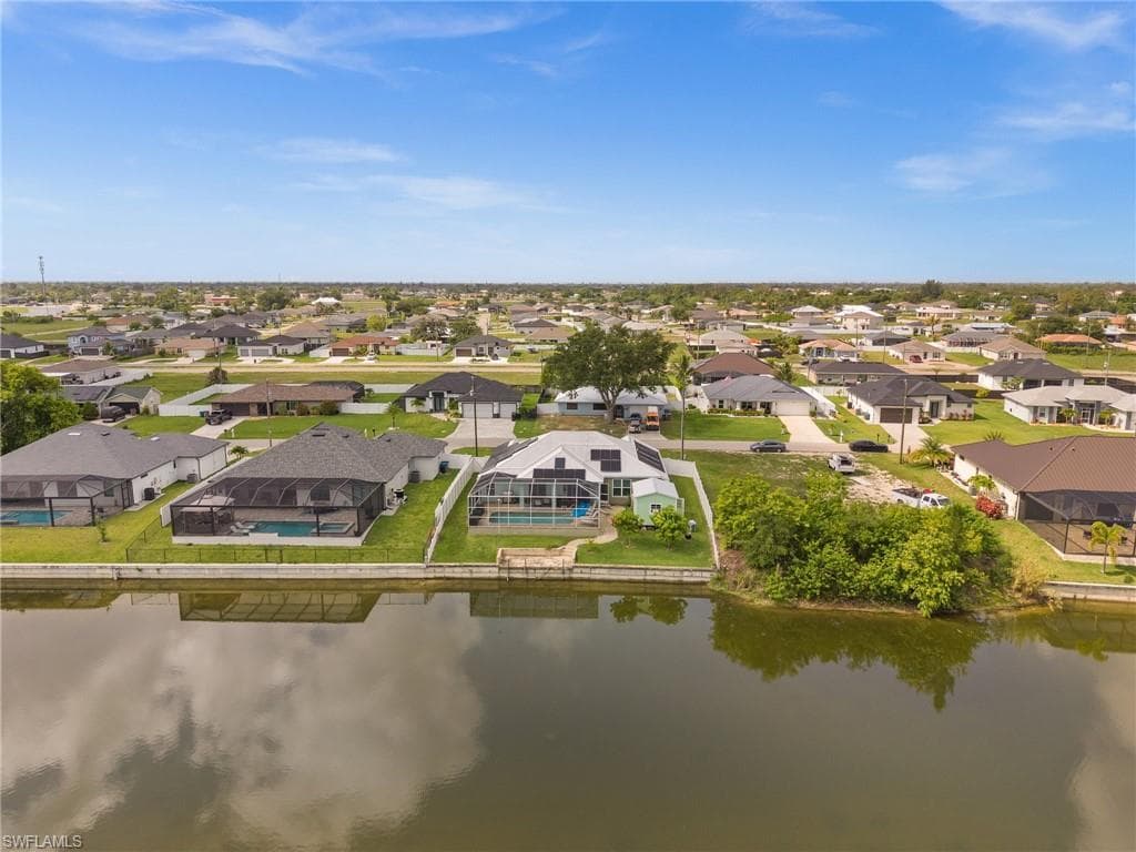 627 7th Ter, Cape Coral, FL 33909-33