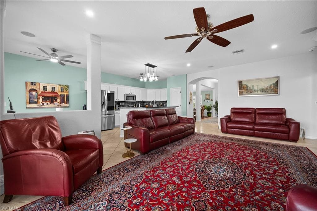 627 7th Ter, Cape Coral, FL 33909-7