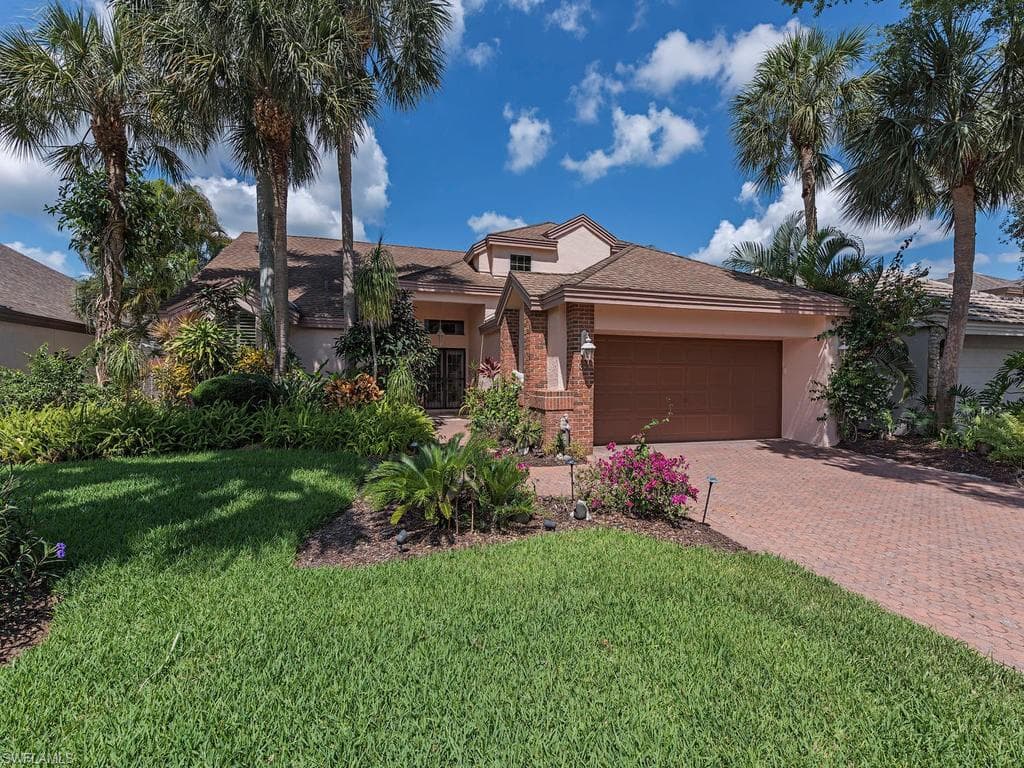 31 Grey Wing Pt, Naples, FL 34113-1