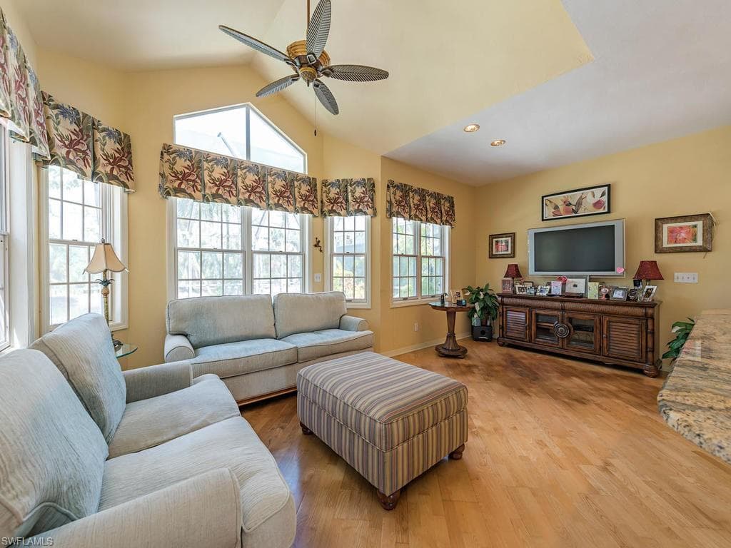 31 Grey Wing Pt, Naples, FL 34113-4