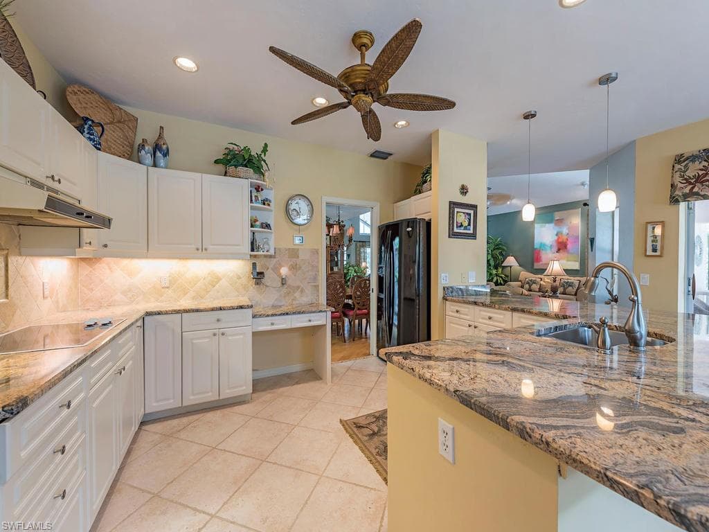 31 Grey Wing Pt, Naples, FL 34113-8