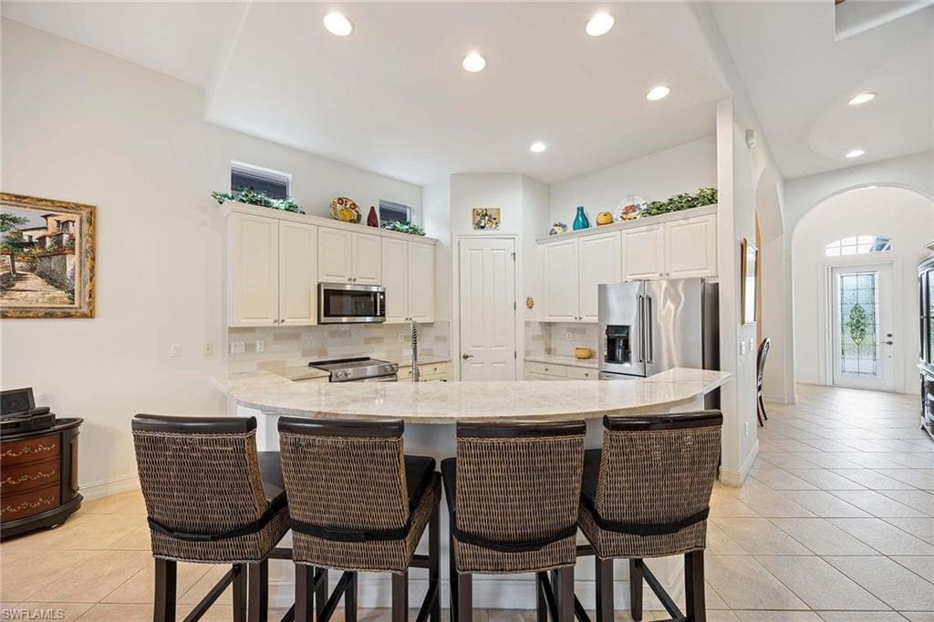 7828 Valencia Ct, Naples, FL 34113-10