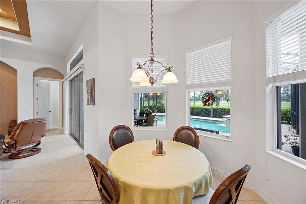 7828 Valencia Ct, Naples, FL 34113-13