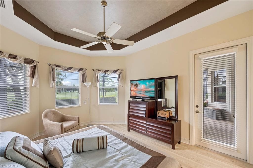 7828 Valencia Ct, Naples, FL 34113-16