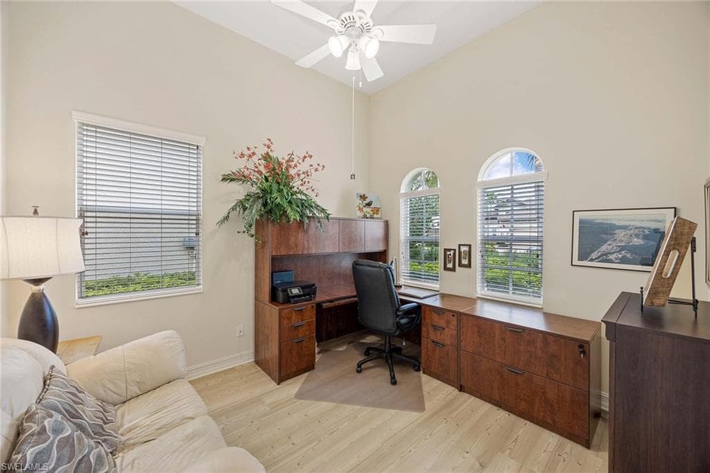 7828 Valencia Ct, Naples, FL 34113-20