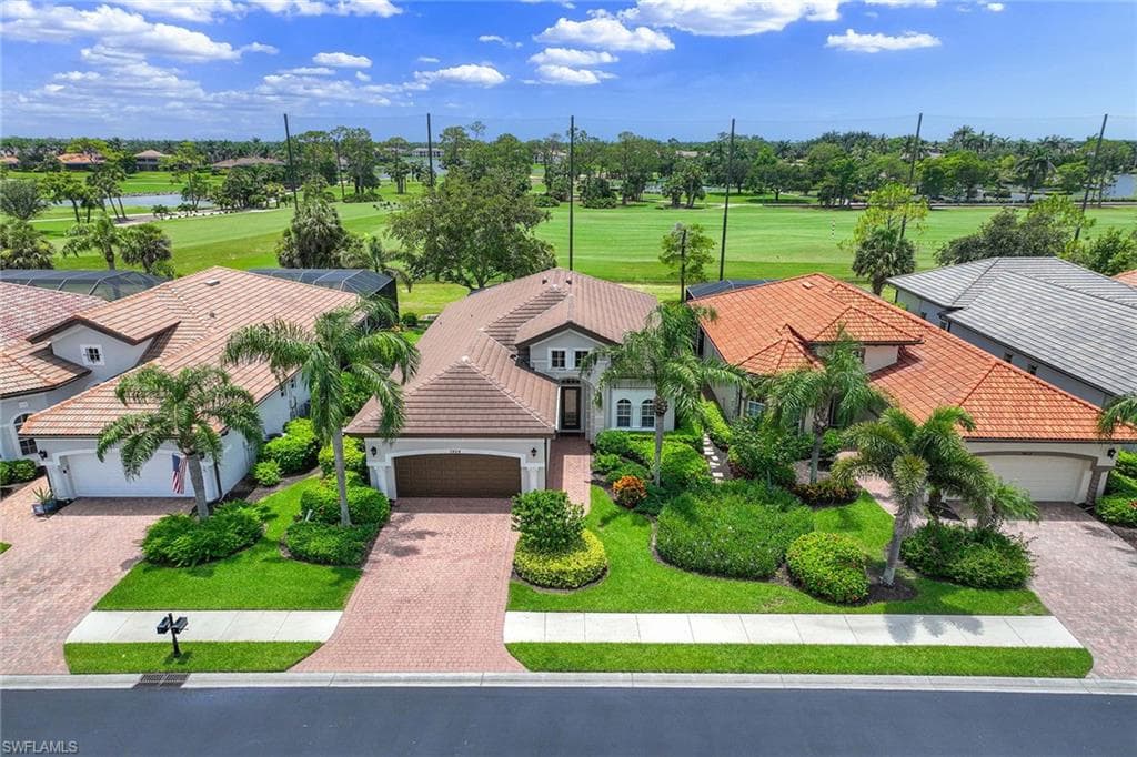 7828 Valencia Ct, Naples, FL 34113-4