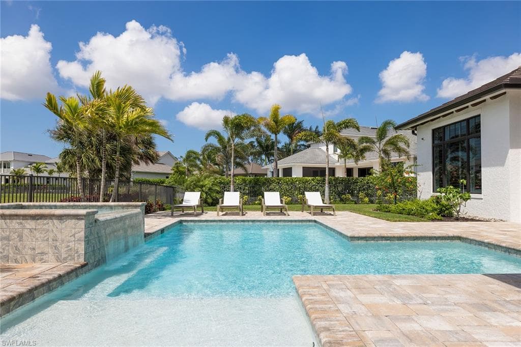 16776 Enclave Cir, Naples, FL 34110-32