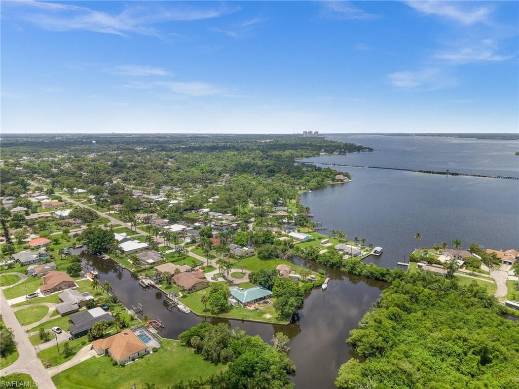 261 Alameda Ave, Fort Myers, FL 33905-11