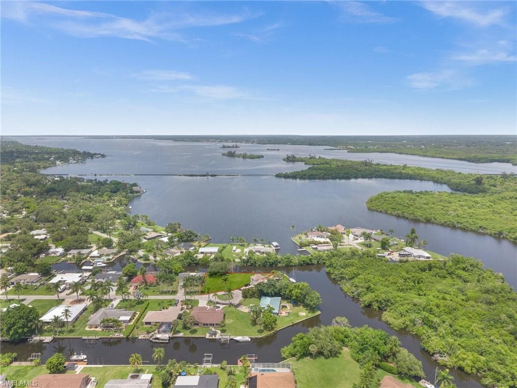 261 Alameda Ave, Fort Myers, FL 33905-12