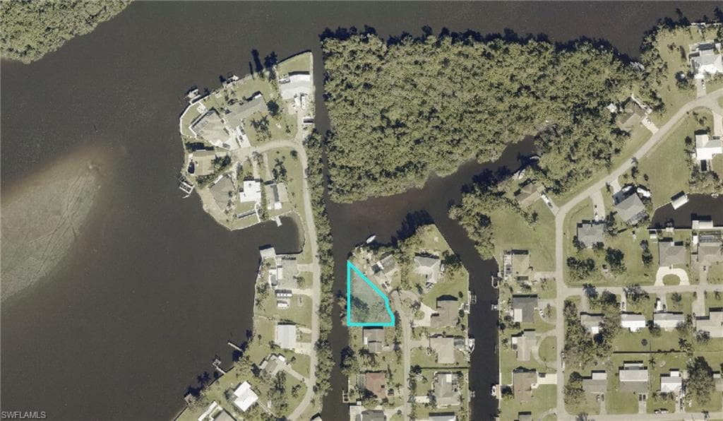261 Alameda Ave, Fort Myers, FL 33905-14