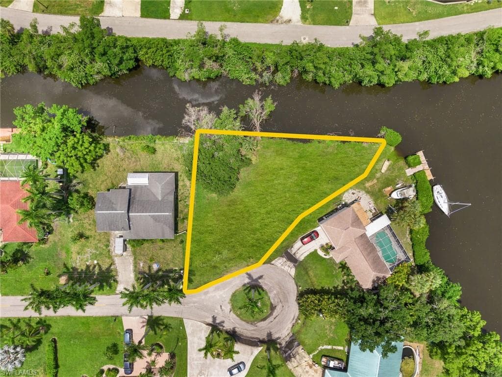 261 Alameda Ave, Fort Myers, FL 33905-1