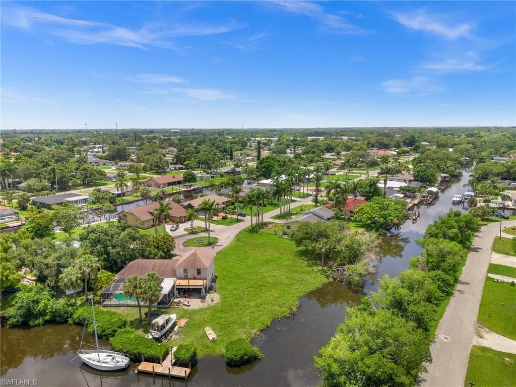 261 Alameda Ave, Fort Myers, FL 33905-8