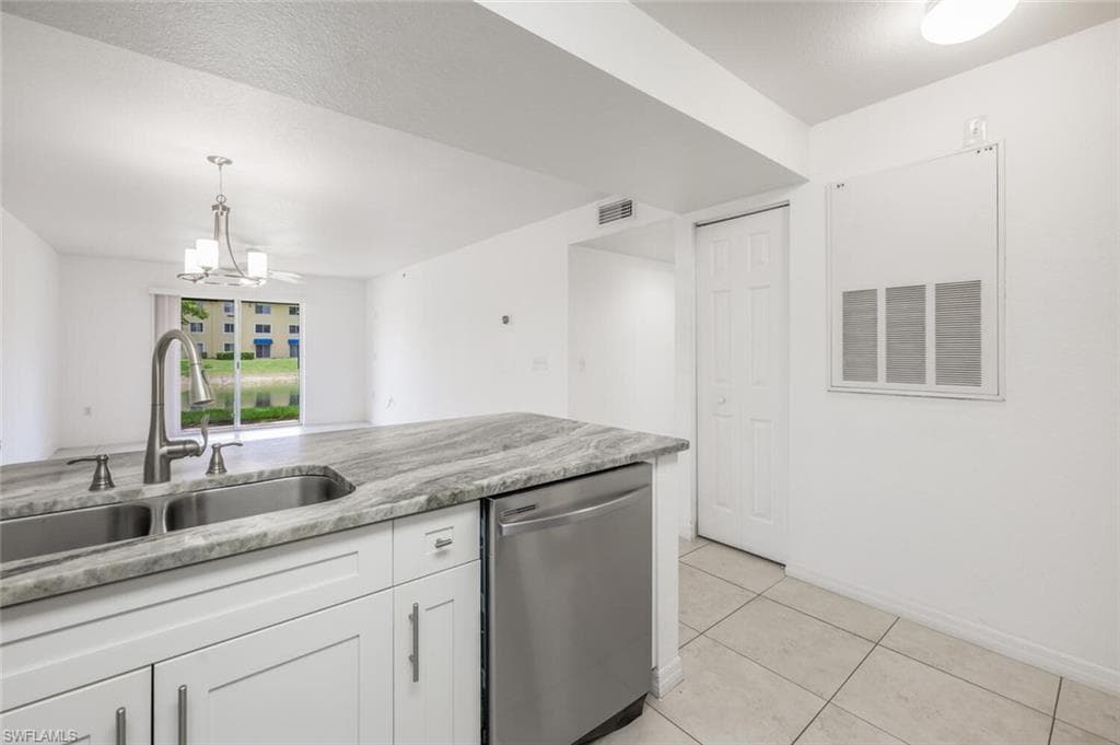 8244 Key Royal Cir 615, Naples, FL 34119-9