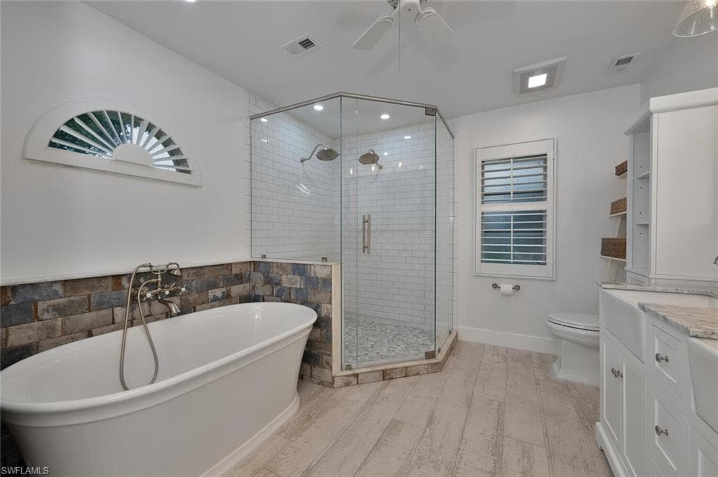 404 Ashbury Way, Naples, FL 34110-10