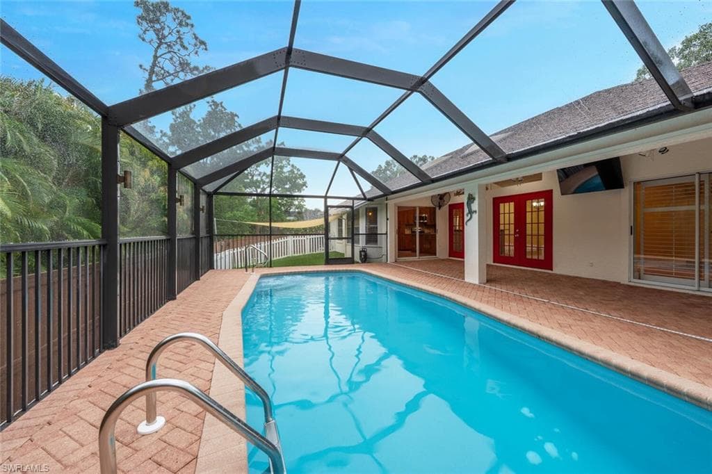 404 Ashbury Way, Naples, FL 34110-16