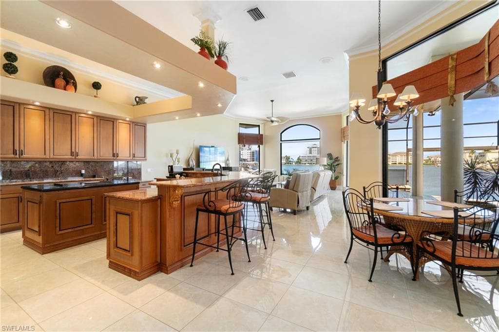 431 Palm Ct, Naples, FL 34108-17