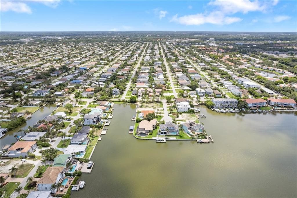 431 Palm Ct, Naples, FL 34108-3