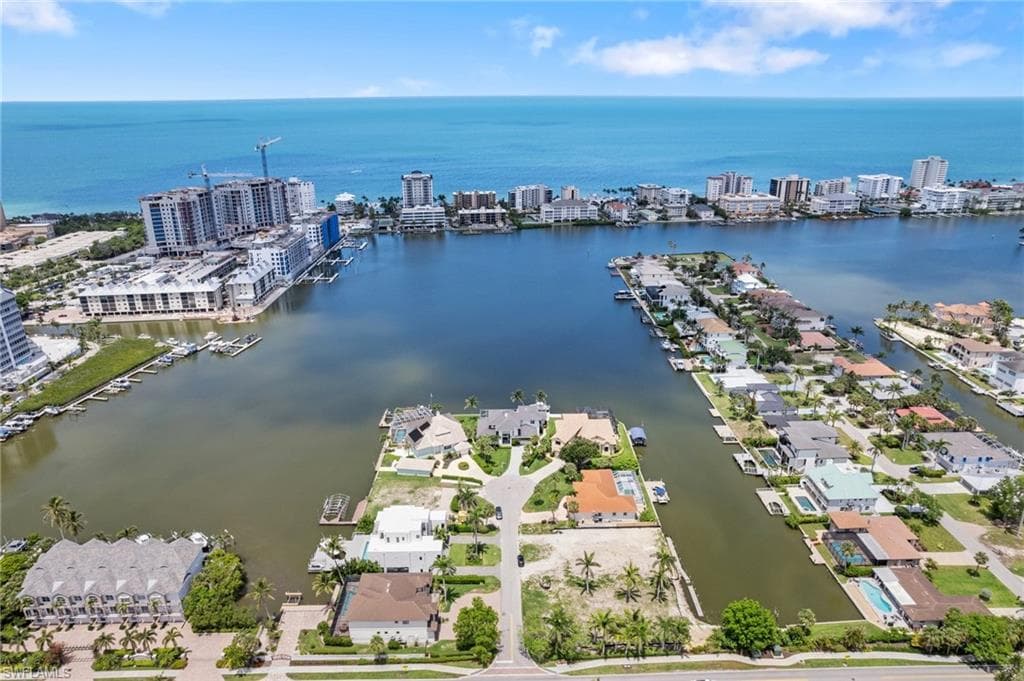 431 Palm Ct, Naples, FL 34108-5