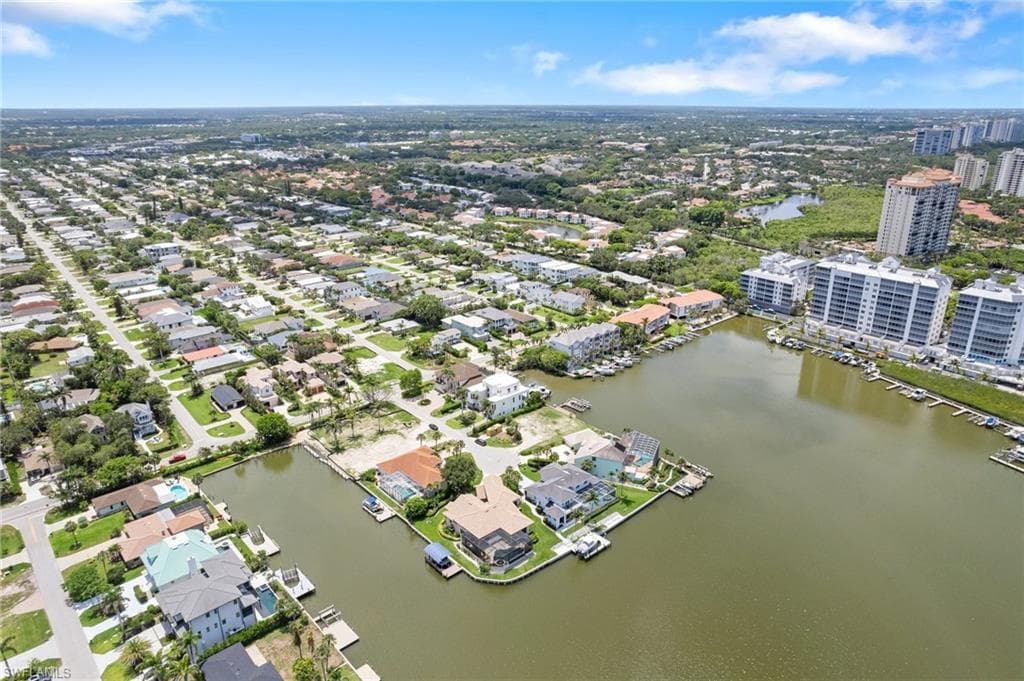 431 Palm Ct, Naples, FL 34108-6