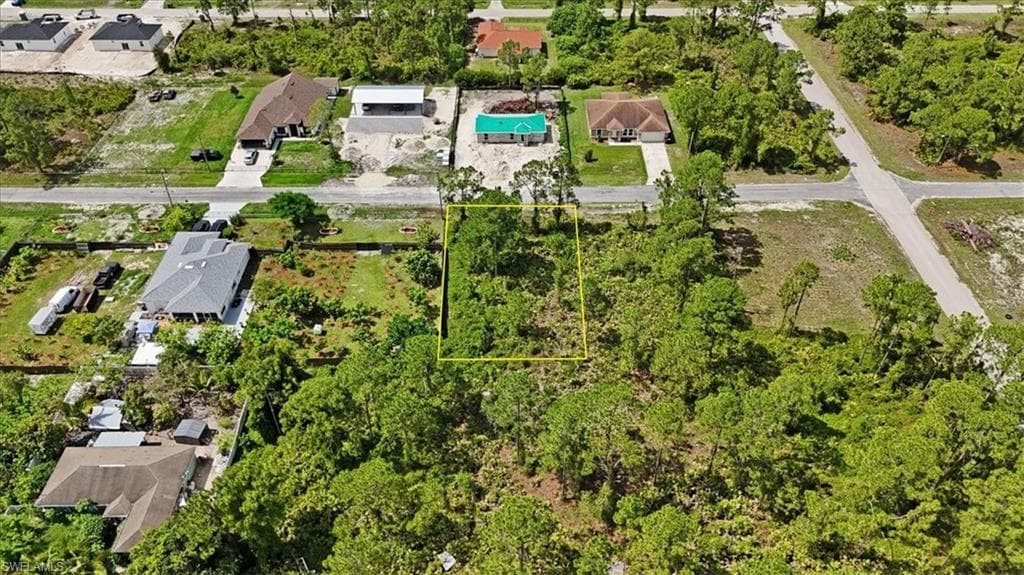1065 Bells St E, Lehigh Acres, FL 33974-5