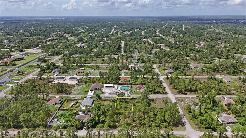 1065 Bells St E, Lehigh Acres, FL 33974-7