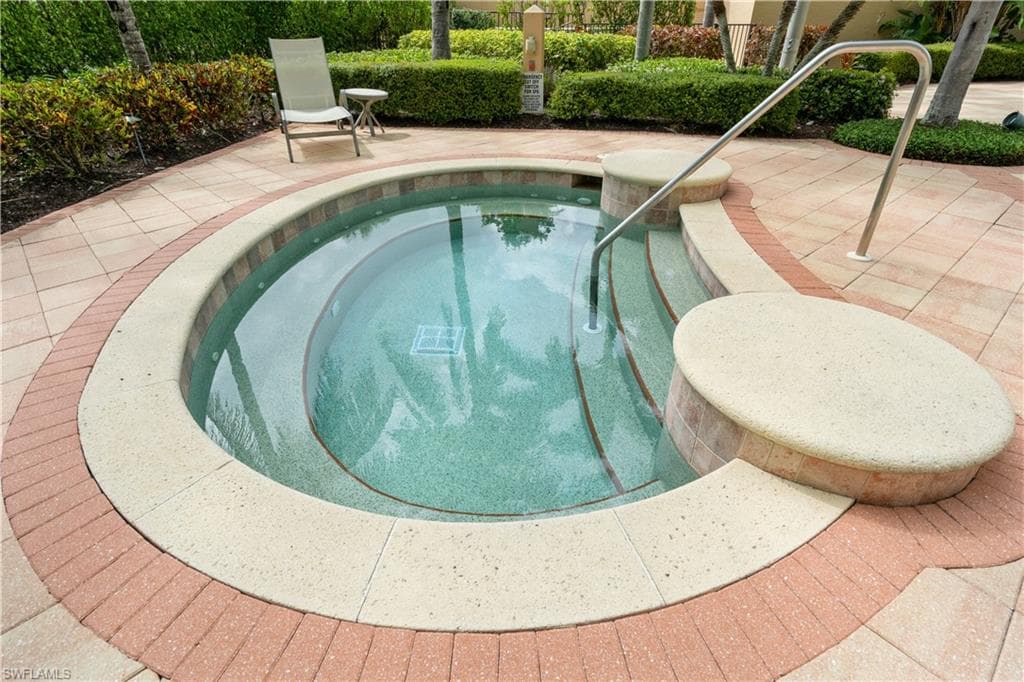 1050 Borghese Ln 605, Naples, FL 34114-44