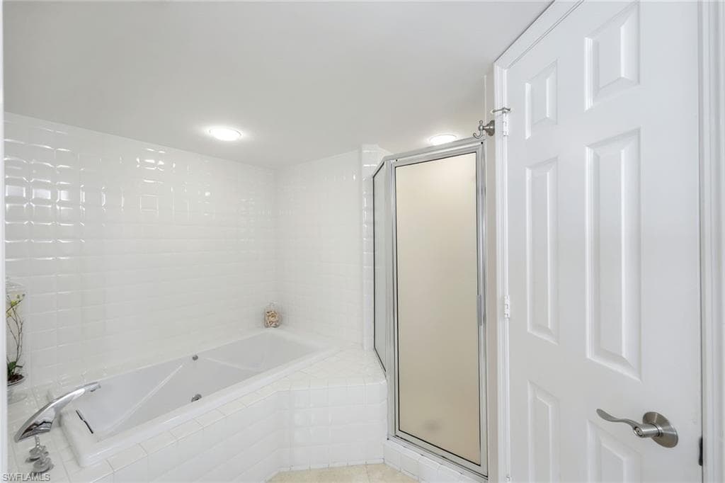 100 Collier Blvd 303, Marco Island, FL 34145-19