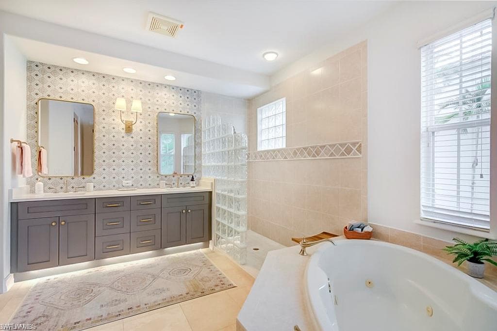 2855 Tiburon Blvd E 102, Naples, FL 34109-18
