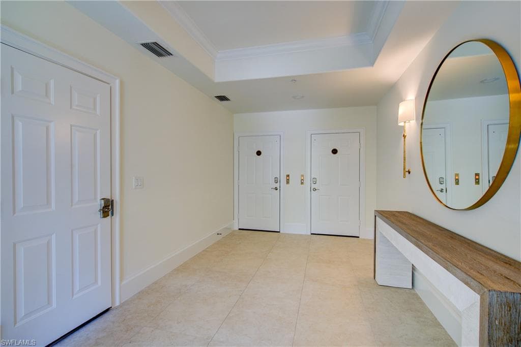 2855 Tiburon Blvd E 102, Naples, FL 34109-29