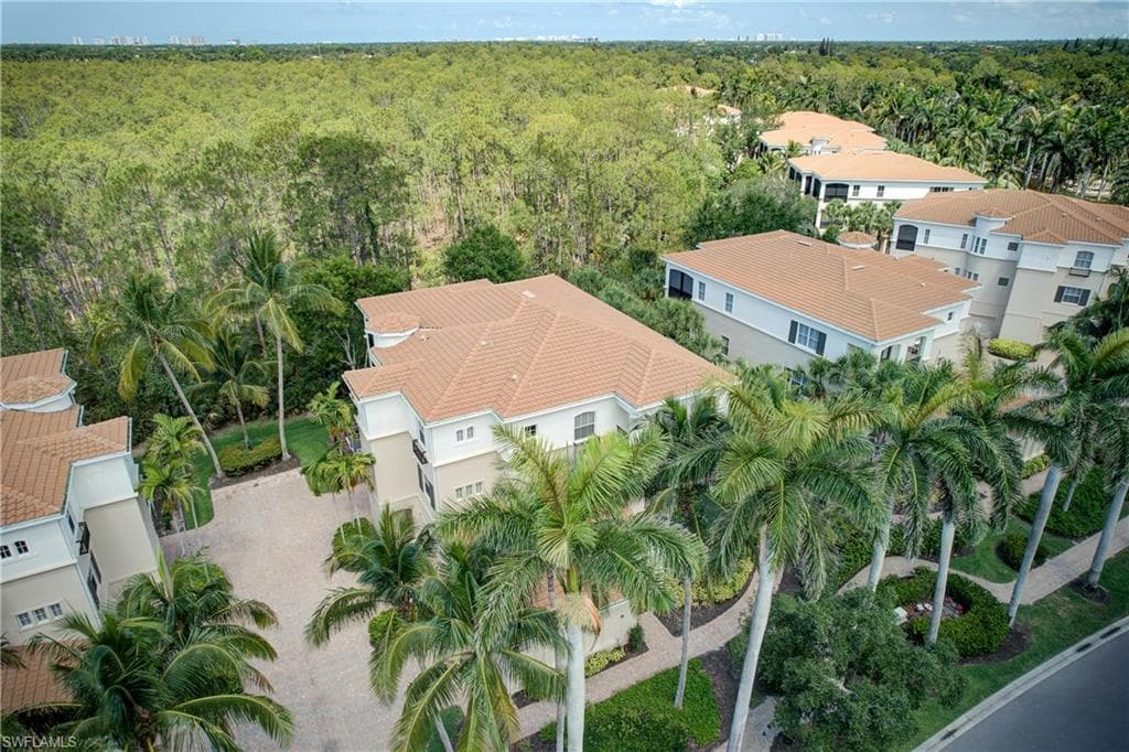 2855 Tiburon Blvd E 102, Naples, FL 34109-32