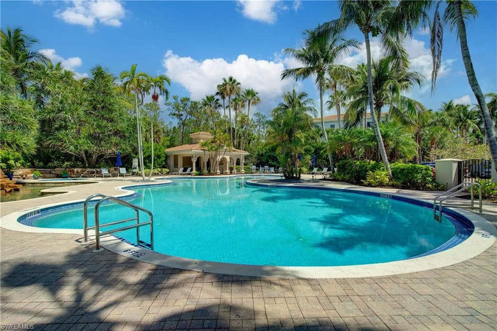 2855 Tiburon Blvd E 102, Naples, FL 34109-35