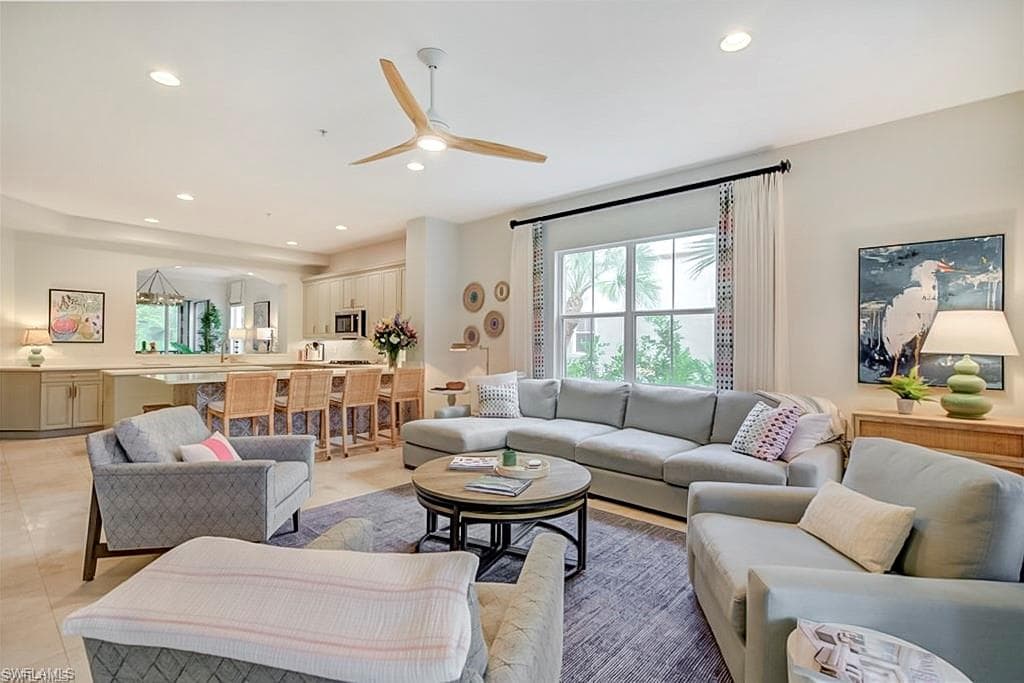 2855 Tiburon Blvd E 102, Naples, FL 34109-2