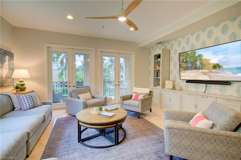 2855 Tiburon Blvd E 102, Naples, FL 34109-3