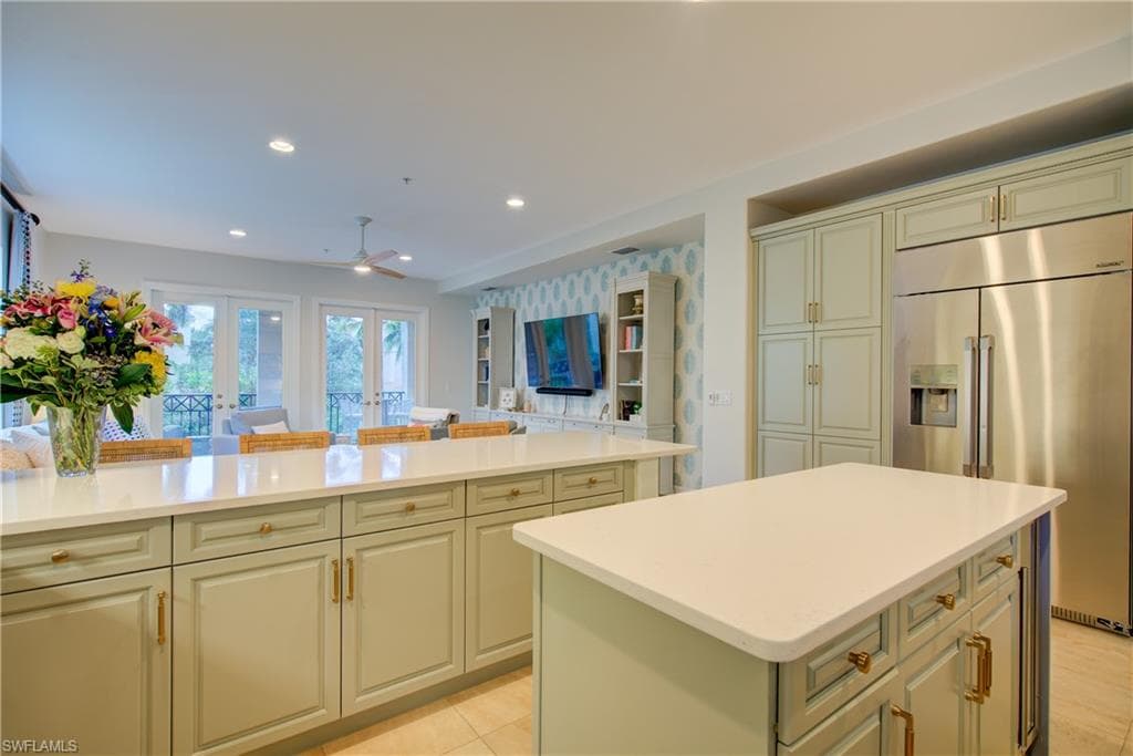 2855 Tiburon Blvd E 102, Naples, FL 34109-7