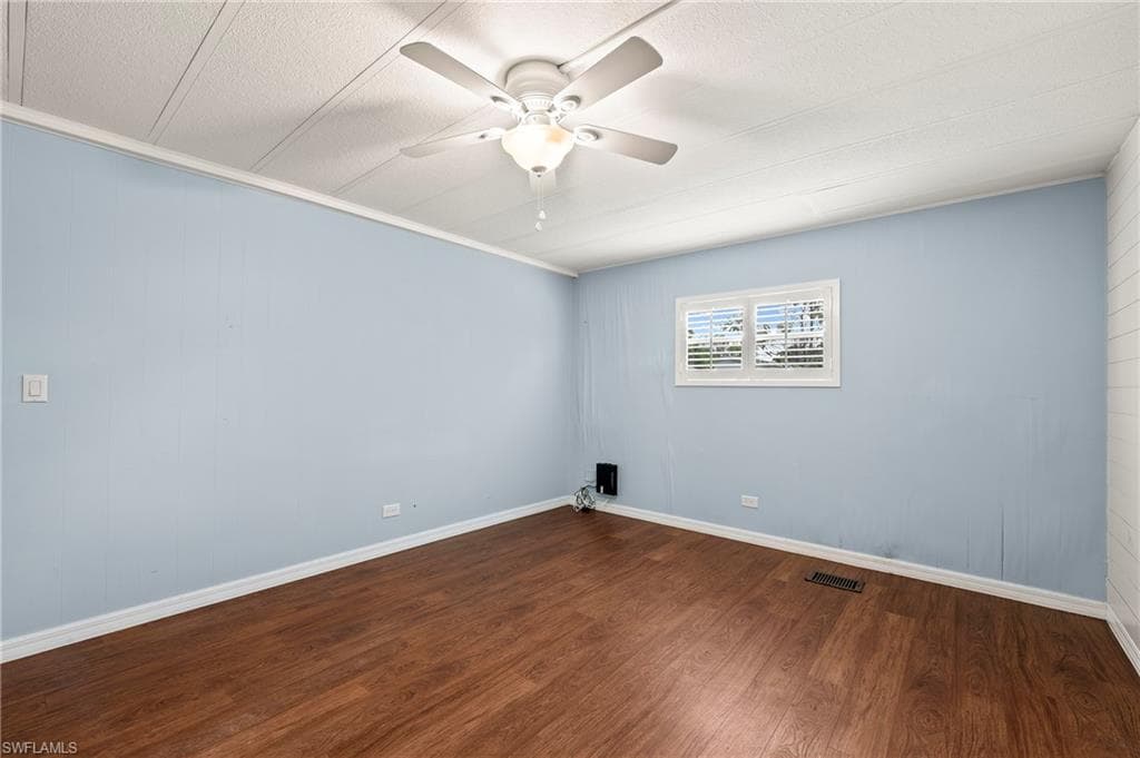 40 Le Mans Dr, Naples, FL 34112-11