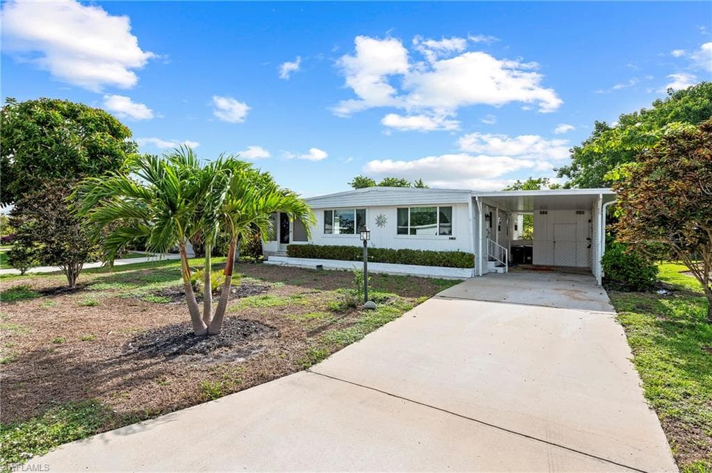 40 Le Mans Dr, Naples, FL 34112-18